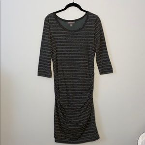 A pea in the pod maternity dress